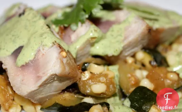 Thon Poêlé avec Sauce au Yogourt à la Coriandre et Hachis de Maïs Sucré