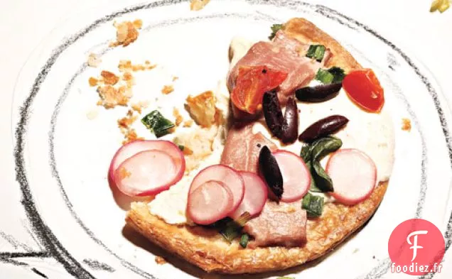 Pizza Au Thon, Mozzarella Fraîche Et Basilic