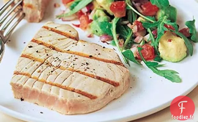 Steaks De Thon Avec Salsa Épaisse À L'Avocat