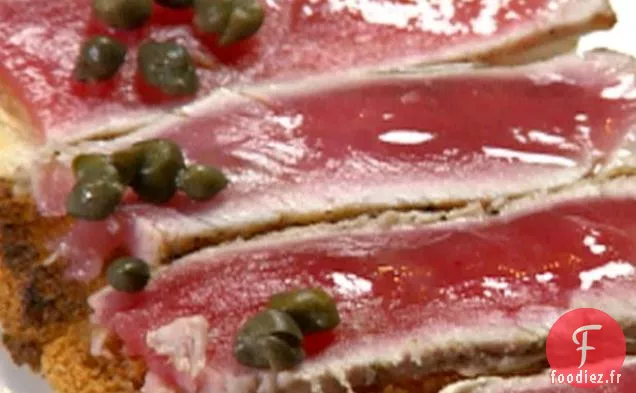 Thon poêlé au Houmous sur Crostini