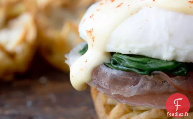 Oeufs Florentins Dans Des Nids Bruns De Haschich