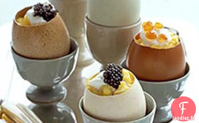 Œufs Brouillés À La Crème Fraîche Et Caviar En Coquilles D'Œufs