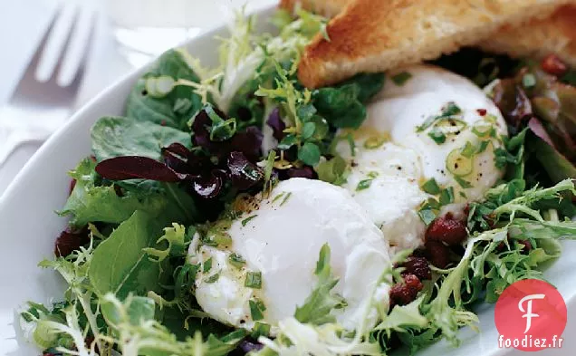 Oeufs Pochés à la Pancetta et Mesclun Jeté