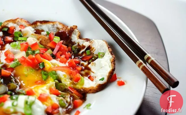 Oeuf Au Plat Avec Sauce Aux Huîtres et Chili