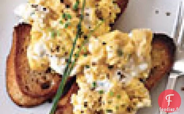 Œufs Brouillés Doux à la Ricotta Fraîche et à la Ciboulette