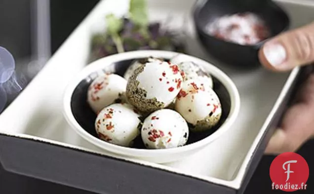 Oeufs De Caille Au Sel De Poivre Rose