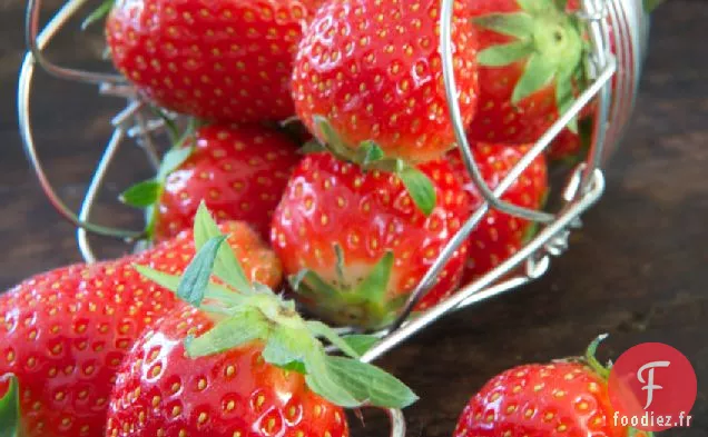 Gelée De Fraises Au Poivre Rose Et Crème Au Miel Infusée Au Thym
