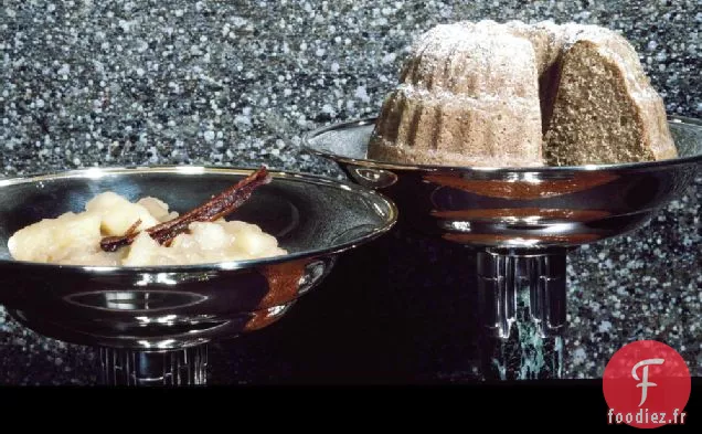 Gâteau au Poivre Noir avec Coing Cuit