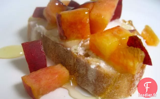 Crostini Pêche, Chèvre et Miel