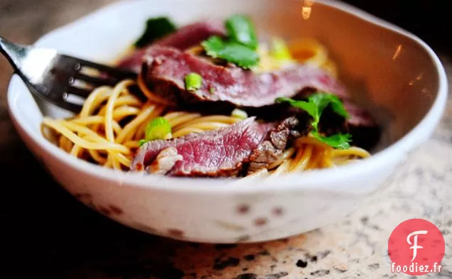 Bols à Salade de Nouilles au Boeuf