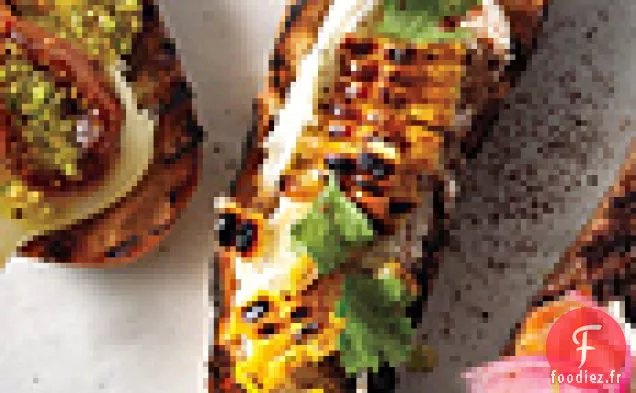 Crostini de Maïs Grillé, Crema Mexicana et Coriandre