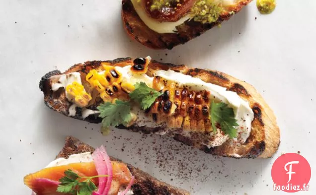 Crostini de Maïs Grillé, Crema Mexicana et Coriandre