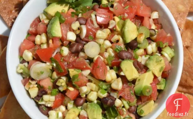 Salsa De Maïs Grillé Et Haricots Noirs