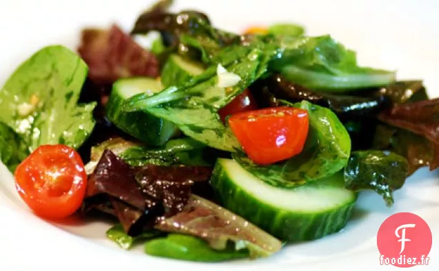 Salade Mixte Avec Vinaigrette À La Coriandre Au Gingembre Et Au Citron Vert