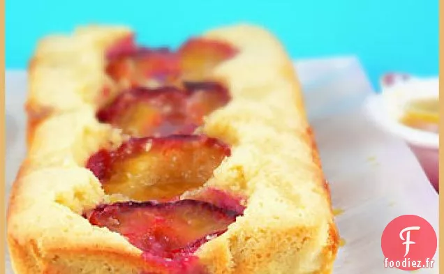 Gâteau Aux Prunes Et Sauce À L'Orange
