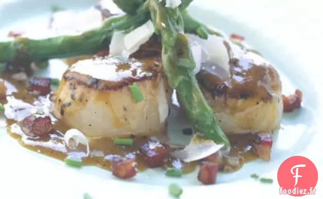 Pétoncles poêlés aux Asperges et Pancetta