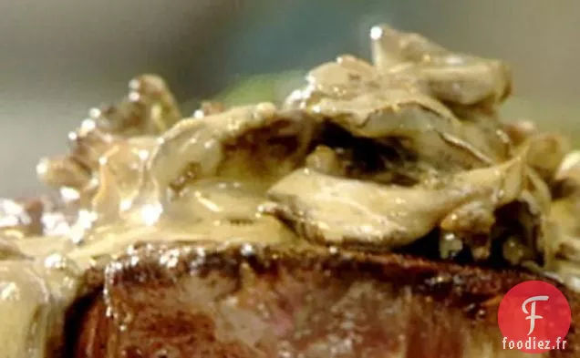 Steak New-Yorkais Aux Champignons À L'Eau De Vie Et Au Thym Frais