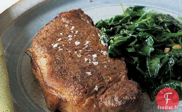 Steaks Frottés aux Épices et aux Épinards