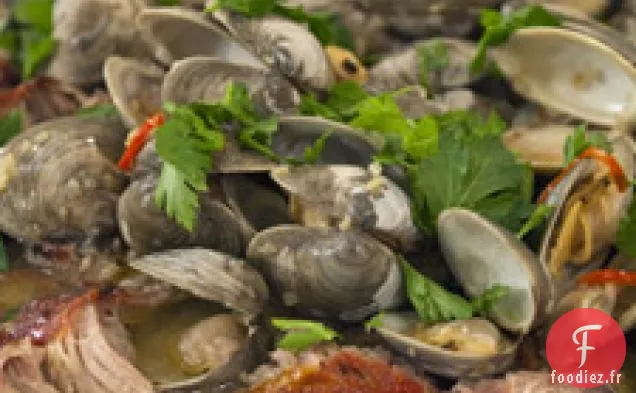 Épaule De Porc Aux Palourdes Rôties Et Piments De Fresno