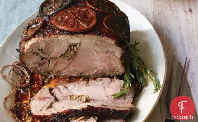 Porc Rôti Lentement Avec Des Tranches D'Orange Glacées