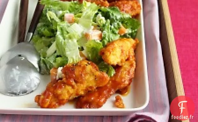 Lanières De Poulet Buffalo Avec Salade De Fromage Bleu