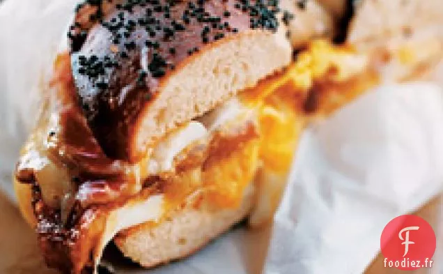 Sandwich Au Bacon, Aux Œufs Et Au Fromage, style Épicerie Fine de New York