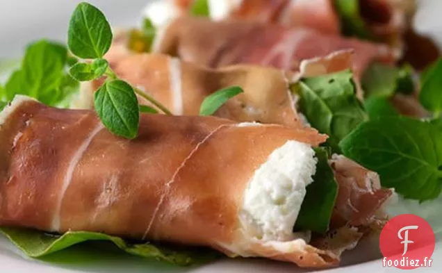 Rouleaux De Prosciutto Au Fromage De Chèvre, Roquette Et Tartinade De Figues