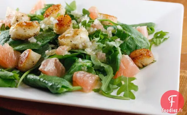 Salade De Pétoncles, Pamplemousse, Roquette Et Épinards Au Champagne