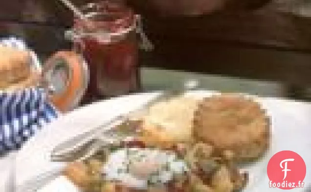 Hachis Au Bacon Canadien Avec Œufs Pochés