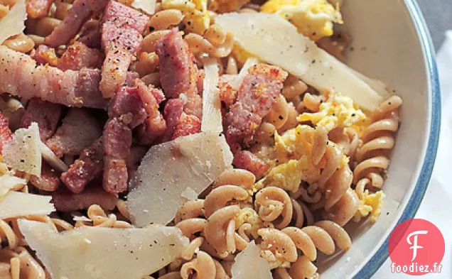 Pancetta, Parmesan Et Pâtes Aux Œufs