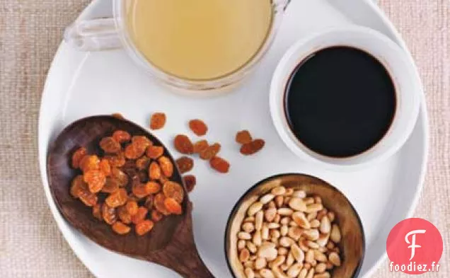 Sauce Balsamique, Raisin Sec et Noix de Pin