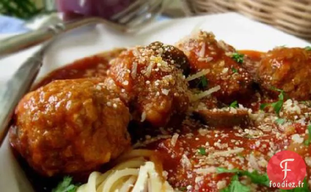 Spaghetti aux Olives et à la Tomate (Spaghetti Alla Puttanesca)