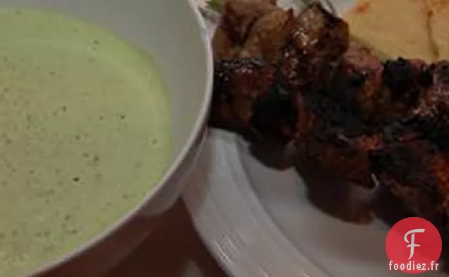Brochettes d'Agneau Grec au Yogourt - Salsa Verte à la Menthe