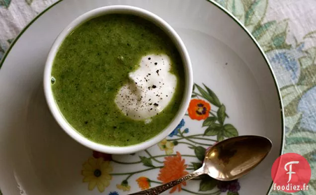 Soupe Au Brocoli Et À La Roquette