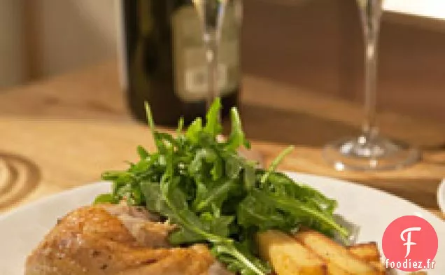 Poule Rôtie Aux Herbes Avec Salade De Roquette Sauvage