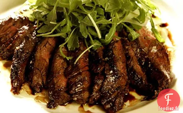 Tagliata De Bœuf Grillé Avec Salade De Roquette