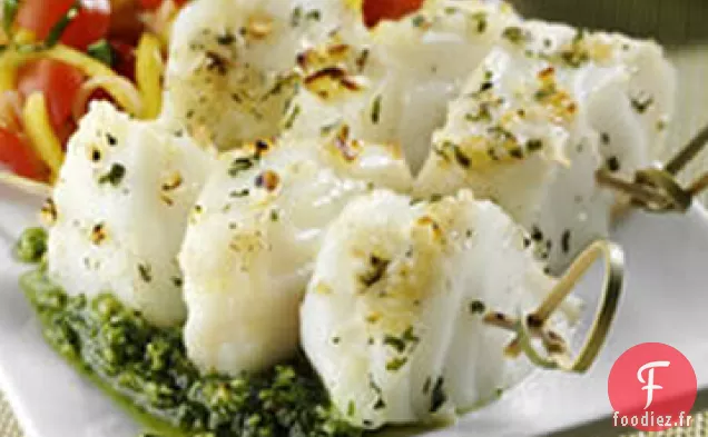 Brochette de Bar au Pesto d'Épinards et Salsa de Mangue