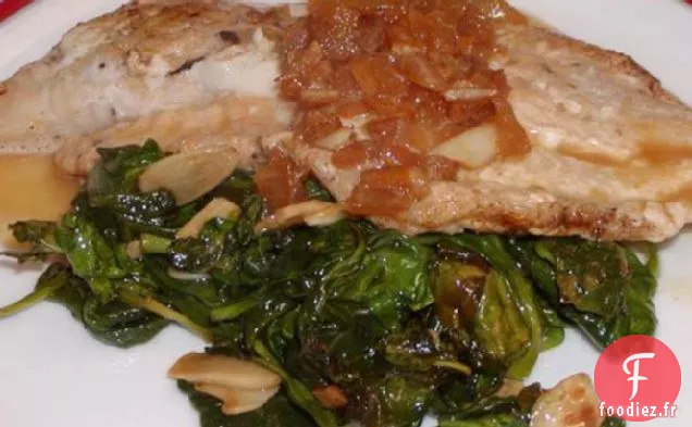 Tilapia Poêlé Au Beurre Blanc de Basilic Citron Vert sur un Lit de Flétrissement