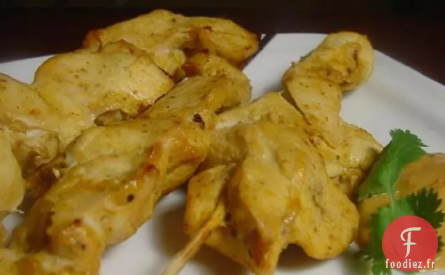 Rassasier De Poulet Avec Sauce Aux Arachides