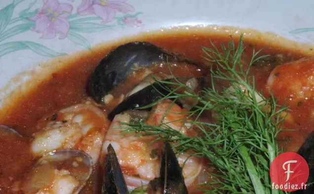 Cioppino (Soupe de Fruits de Mer) Au Fenouil et à l'Ail