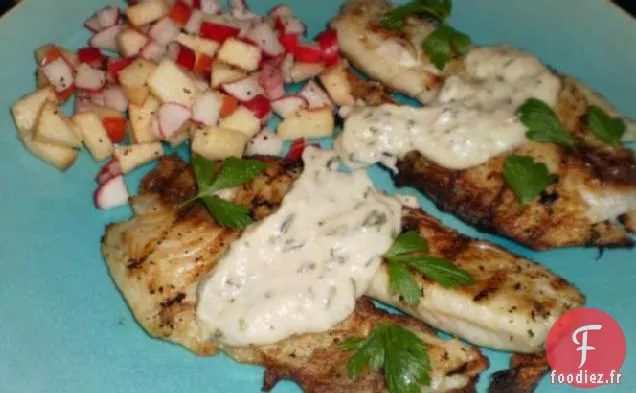 Hareng Grillé Avec Sauce au Raifort et au Persil