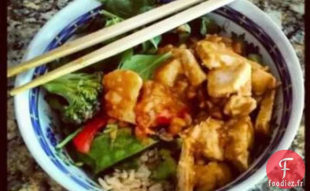 Rama de Poulet à la Sauce Thaïlandaise aux Arachides