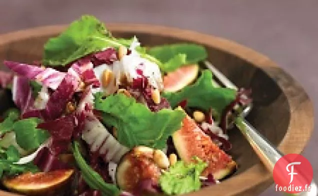 Salade De Roquette Aux Figues, Pignons De Pin Et Radicchio