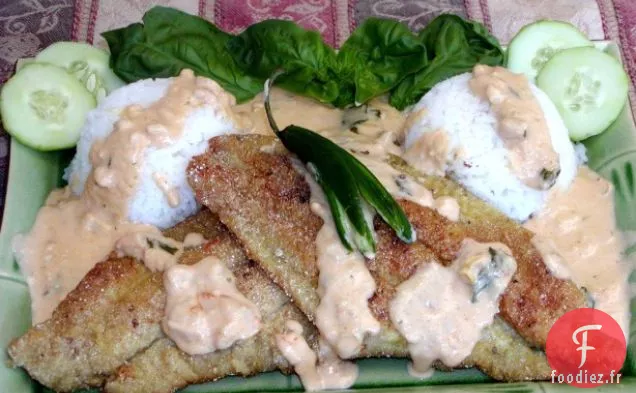 Poisson-Chat Frit Avec une Sauce Thaïlandaise Crémeuse