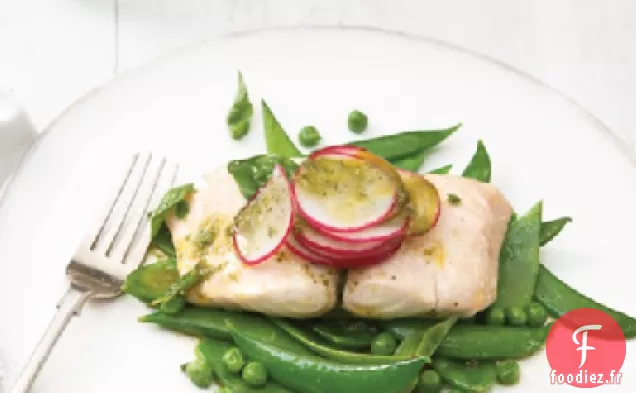 Cabillaud Cuit à la Vapeur et Petits Pois Mélangés avec Vinaigrette au Basilic