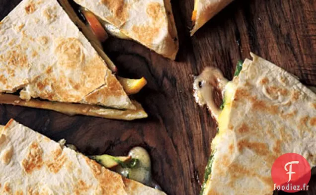 Quesadillas au Brie, aux Pommes et à la Roquette