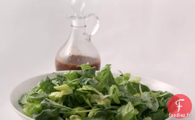 Salade Romaine Et Roquette Avec Vinaigrette À L'Ail Rôti