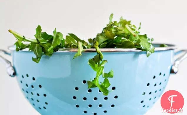 Pâtes Croustillantes Aux Crevettes Avec Sauce À La Crème Au Pesto De Roquette