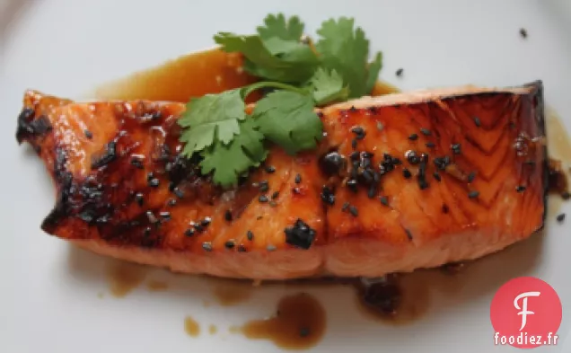 Saumon Cuit Au Miel Et Au Gingembre Avec Riz Au Jasmin
