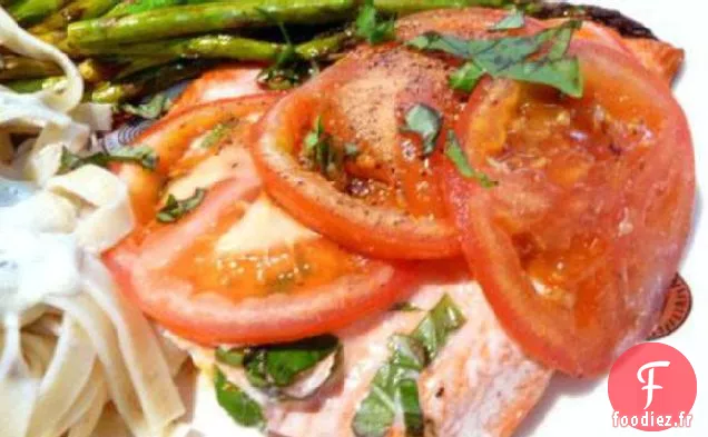 Recette de Saumon Grillé aux Tomates et au Basilic